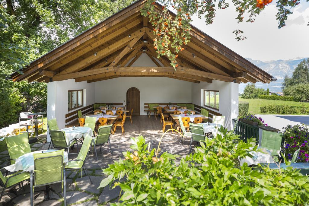 Isserwirt Sistrans Exteriér fotografie