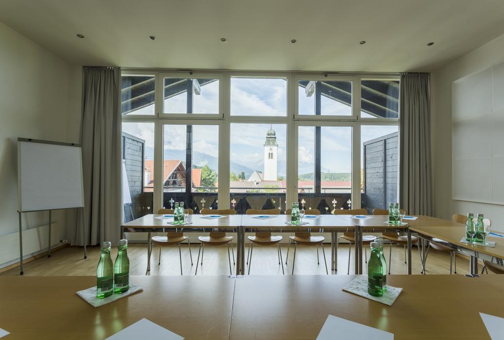 Isserwirt Sistrans Exteriér fotografie